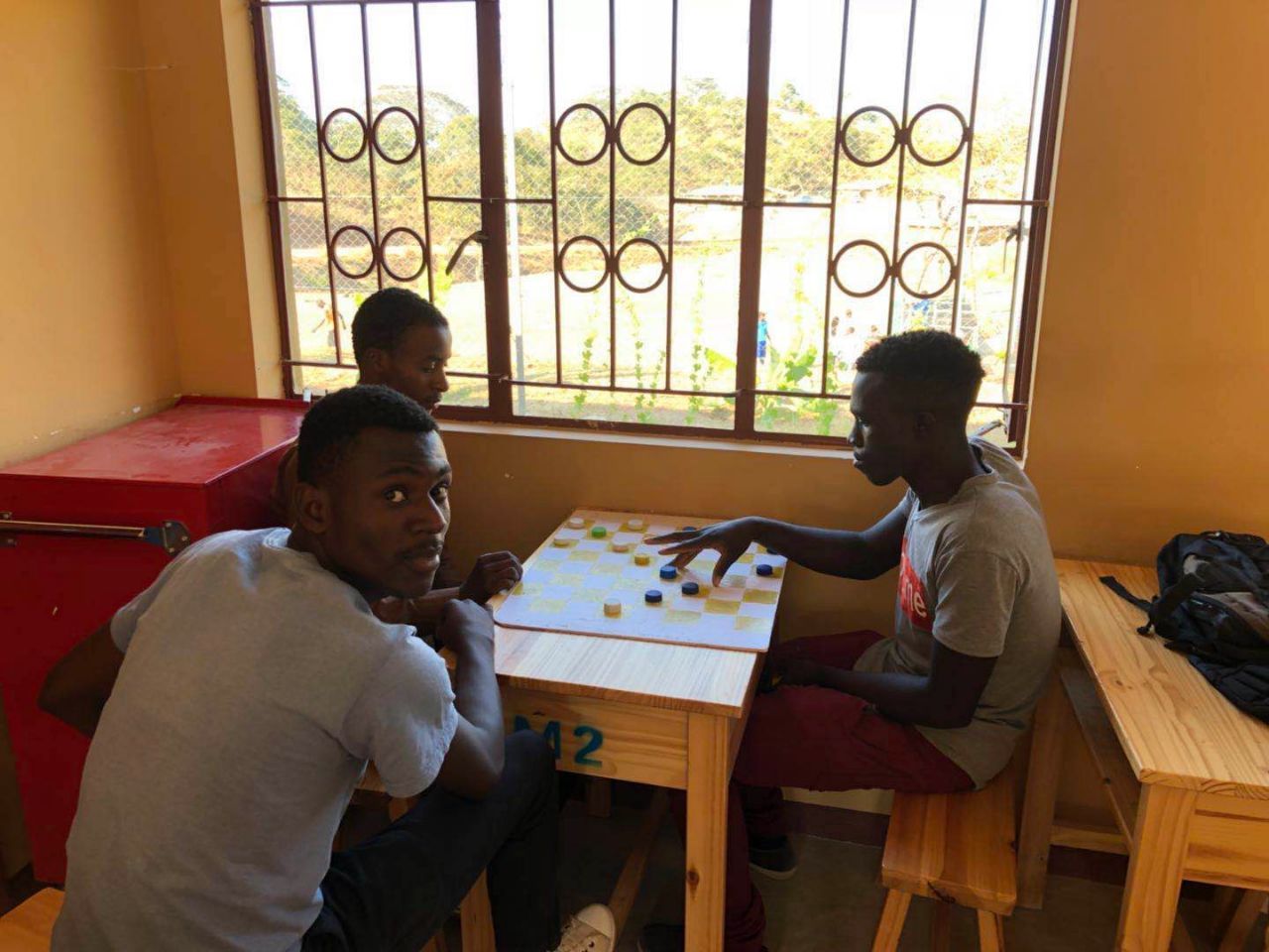 培训学校中的非洲青年，作者拍摄