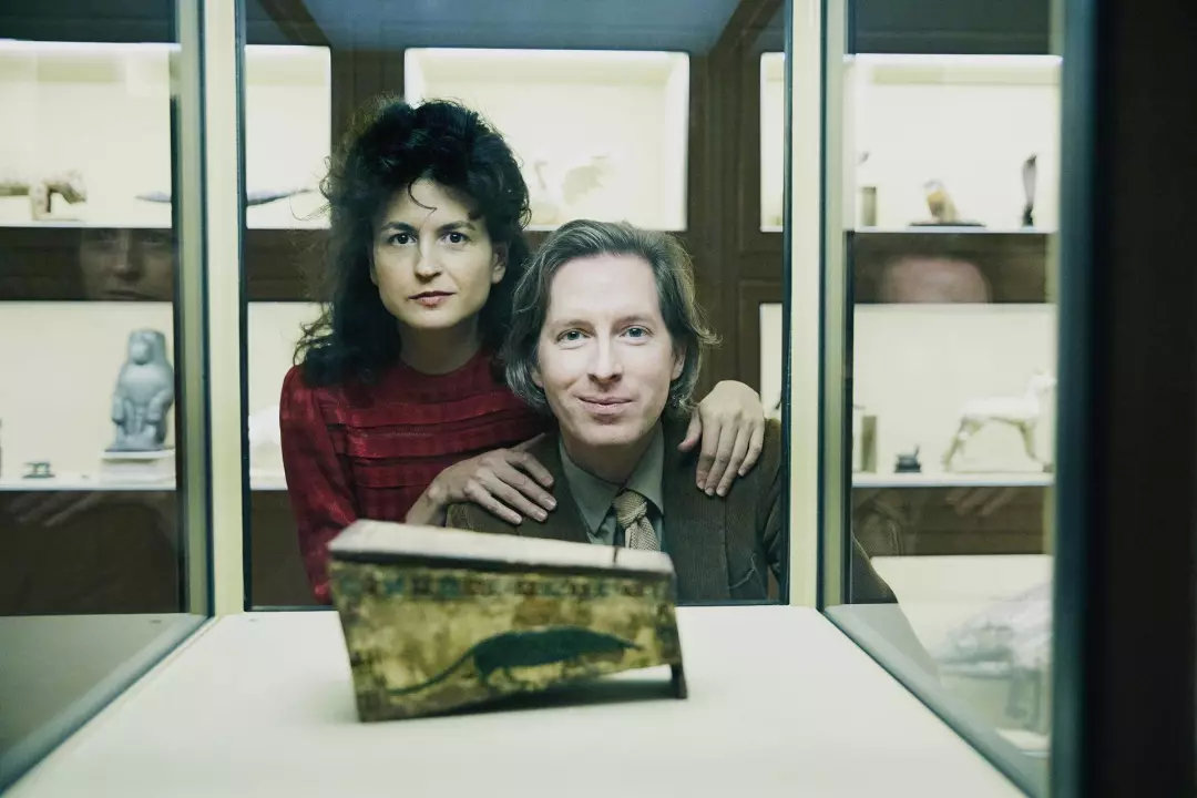 正在Prada米兰基金会举行的Wes Anderson和Juman Malouf策划的展览“棺中的木乃伊及其