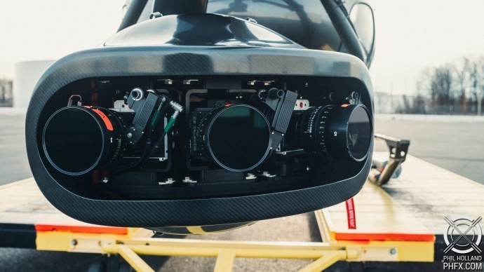 起飞前的图丽 VV 镜头，镜头前方安装了 ND 滤镜