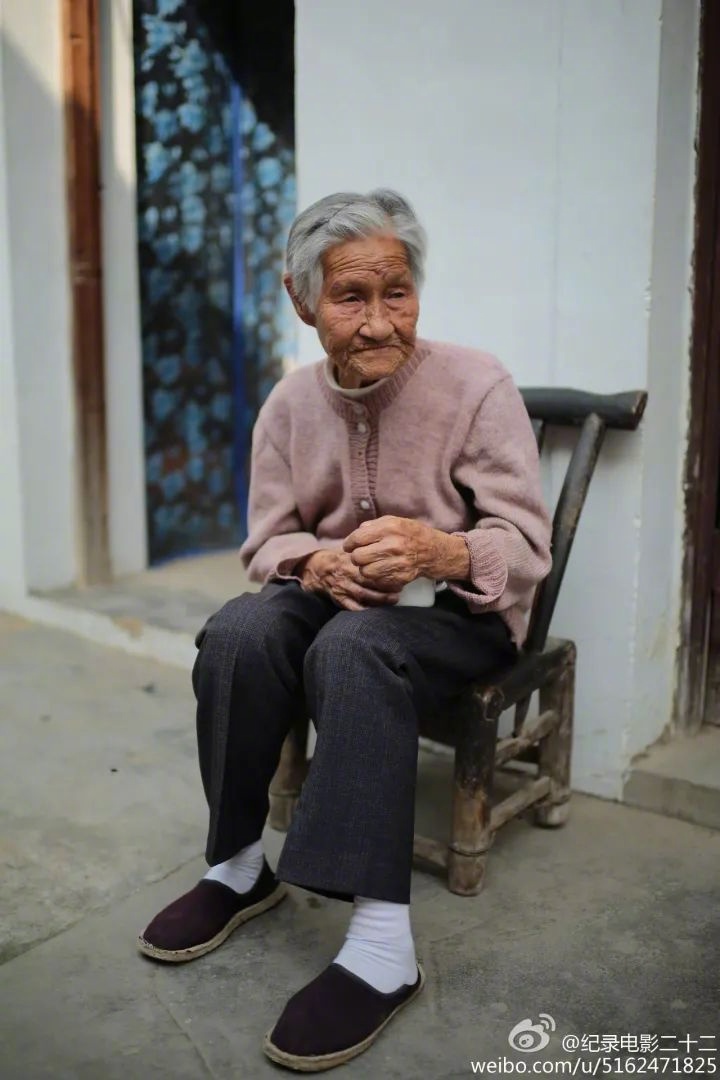 2017年1月18日，毛银梅老人离世，终年95岁。图/<a href='https://weibo.com/n/纪录电影二十二'>@纪录电影二十二</a>