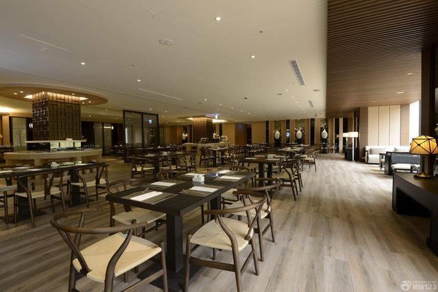 装修资讯 | 新餐厅铺设，选木地板好？还是瓷砖地板好？
