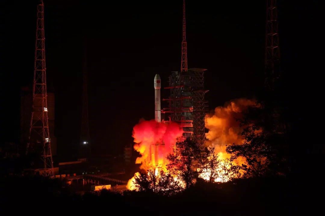 △2018年12月8日，嫦娥四号登月探测器成功发射。
