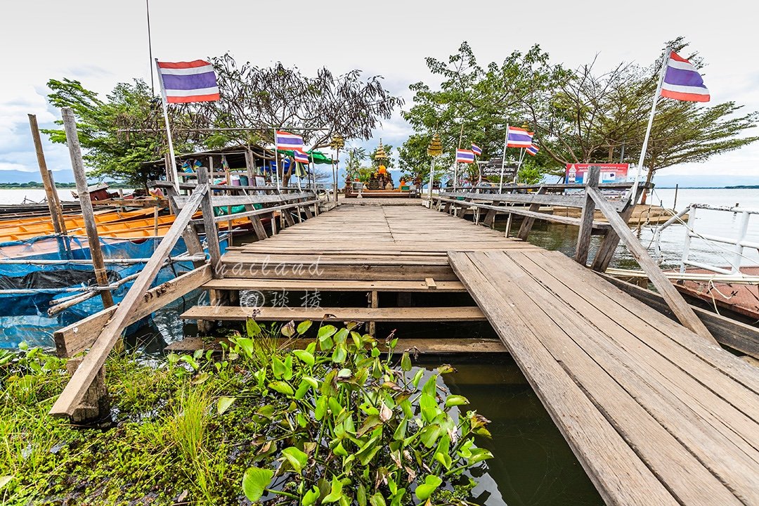 这里被称为“泰国最鲜为人知的秘境”，水下还沉睡着一座百年古城