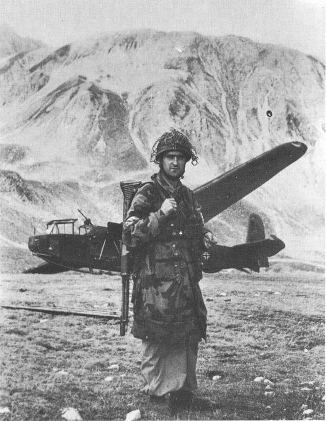 二战德军空降兵的特殊武器：FG42伞兵步枪