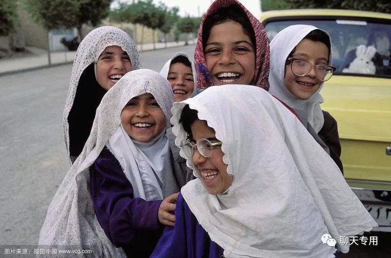 圖  伊朗年輕女孩燦爛的笑容