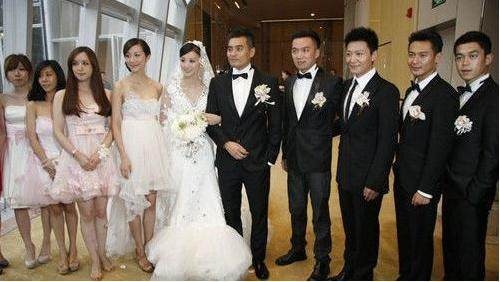 她是《认真的雪》的女主，丈夫陈龙曾恋上蒋欣，如今婚姻幸福