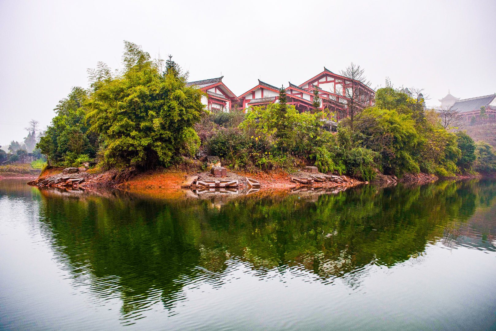 西蜀玉珠——凤凰湖