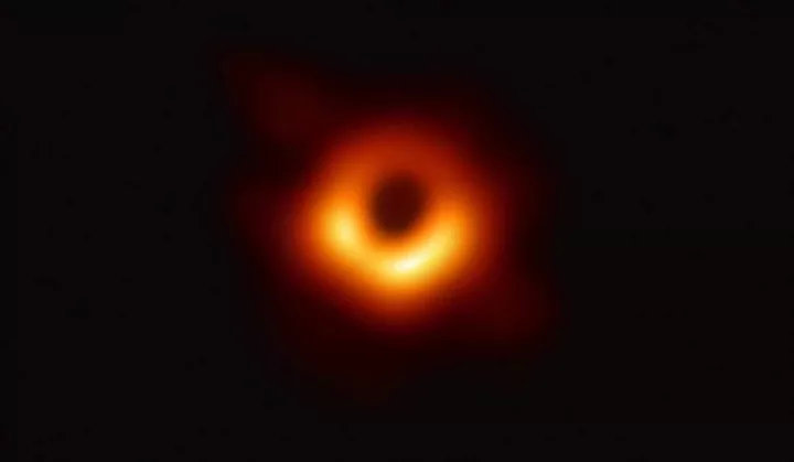 相比黑洞本身...这张黑洞照片好像在中国引起了更大的关注