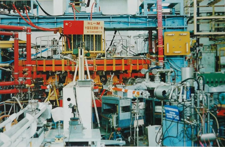 中国环流器新一号（HL-1M）装置（图片来源：中核集团西物院）