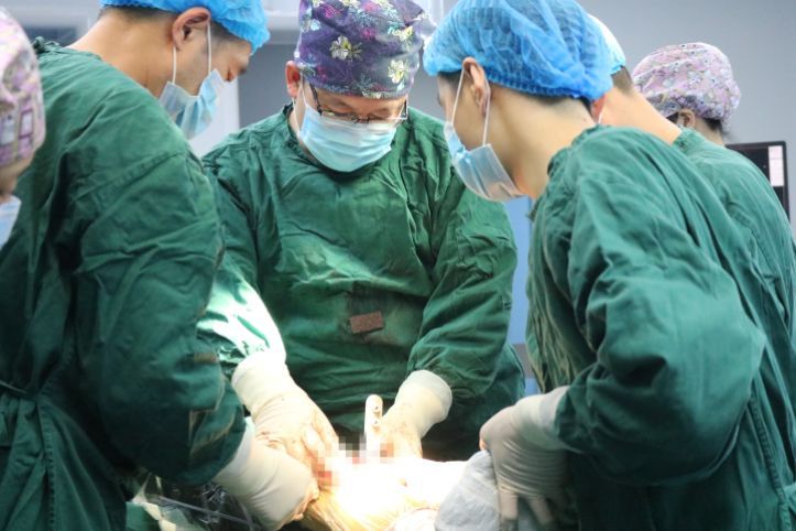 百级层流手术间是骨科大型手术的必备条件