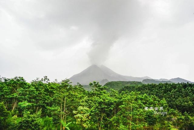 在印尼火山爬如果发现这个迹象 一定要及时撤离