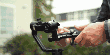 同是相机稳定器，自带跟焦轮的云鹤2还可玩出什么新花样？
