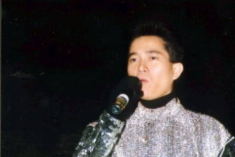 在香港流行乐最辉煌年代，一位巨星的陨落
