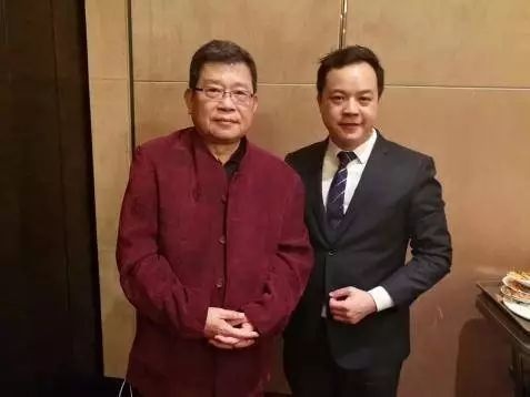 凤凰传媒大咖杨锦麟先生（左） 与 58优品控股集团总裁陈炎欢合影