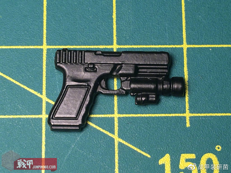 Glock17半自动手枪（试过了，灯不能拆）