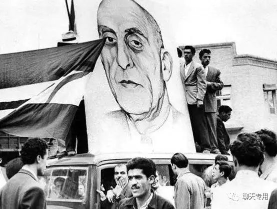1953年伊朗政變中，街頭的摩薩德畫像