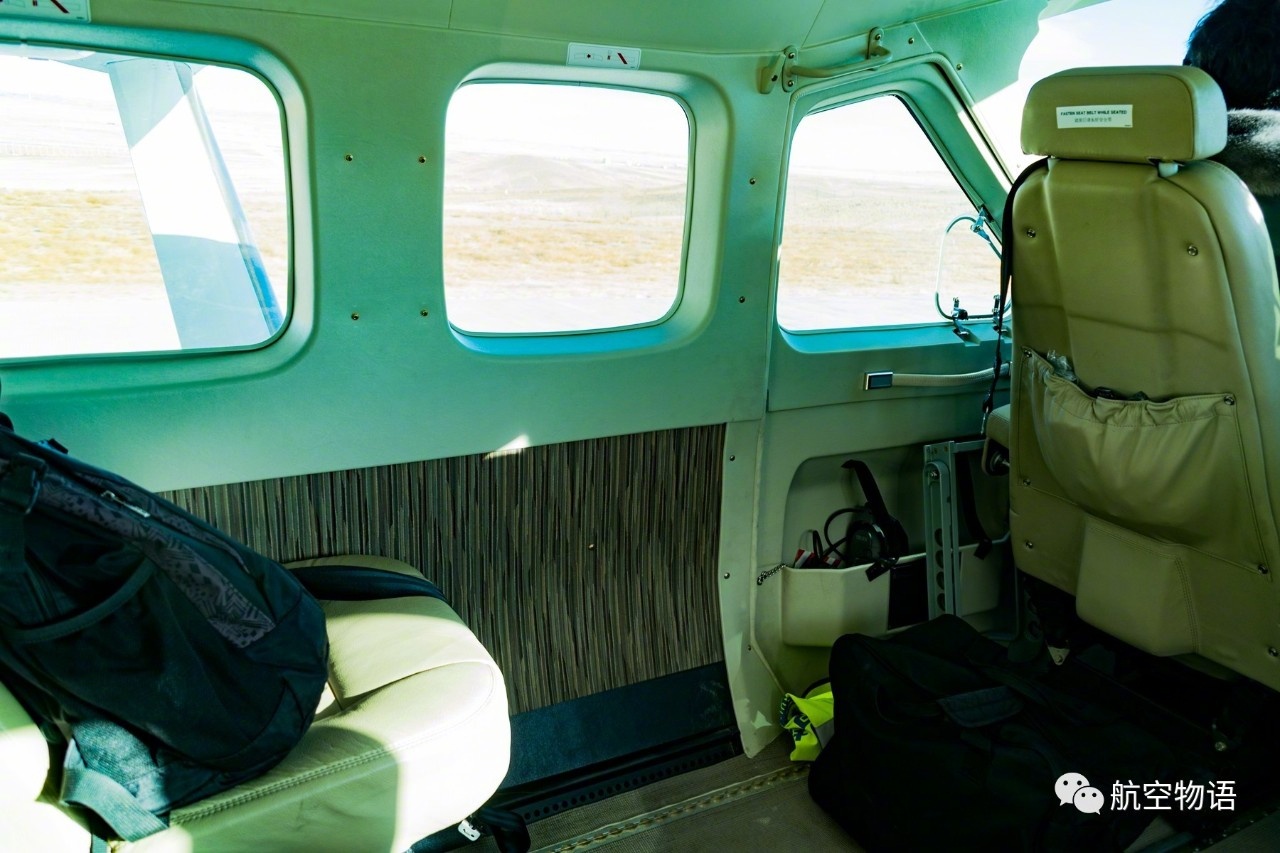 第一排座位的伸腿空间堪比普通航班商务甚至头等舱