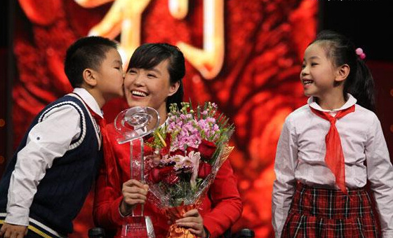 2013年2月，张丽莉当选感动中国2012年度人物。资料图片