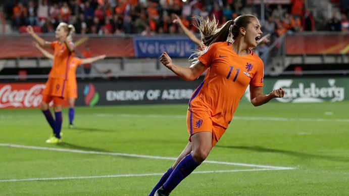 ▲马腾斯荣获欧足联2017最佳女子球员和国际足联年度最佳女足球员，图源：荷兰足协官网