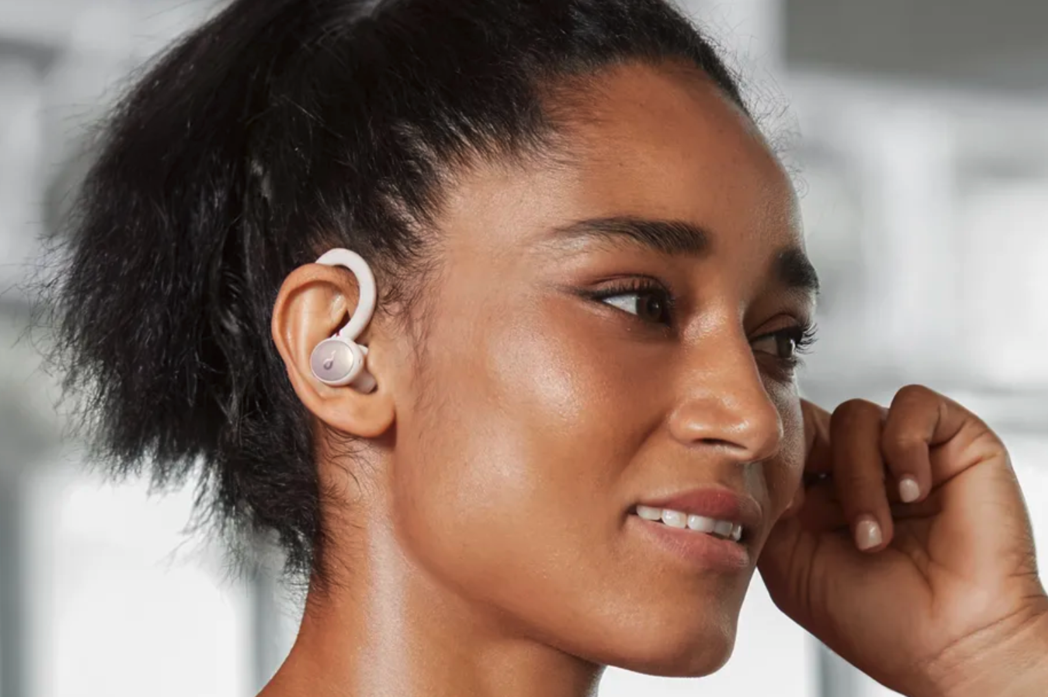 Anker 声阔发布首款运动 TWS 耳机，耳挂可 210° 旋转，并提升了低音听感